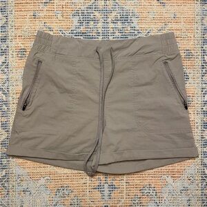 Eddie Bauer High Waisted Tan Khaki Shorts Hiking Size Small Pockets Drawstring